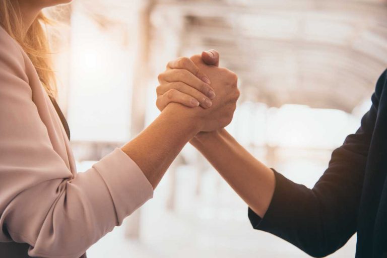 Como escolher o parceiro ideal para terceirização financeira